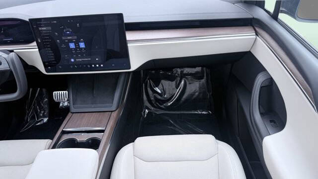 2023 Tesla Model X Standard Range