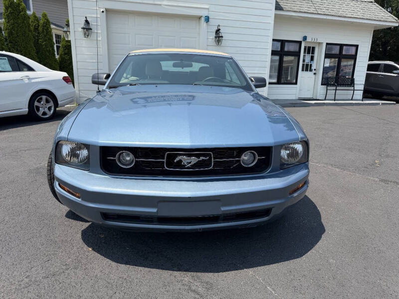 2007 Ford Mustang V6 Deluxe
