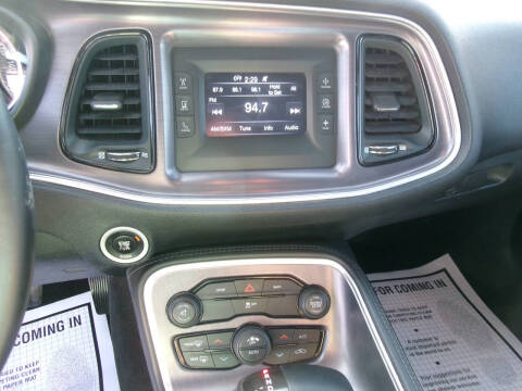 2015 Dodge Challenger SXT