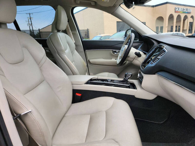 2020 Volvo XC90 T5 Momentum