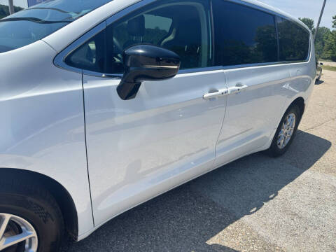 2024 Chrysler Pacifica Touring L