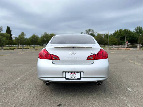 2015 Infiniti Q40
