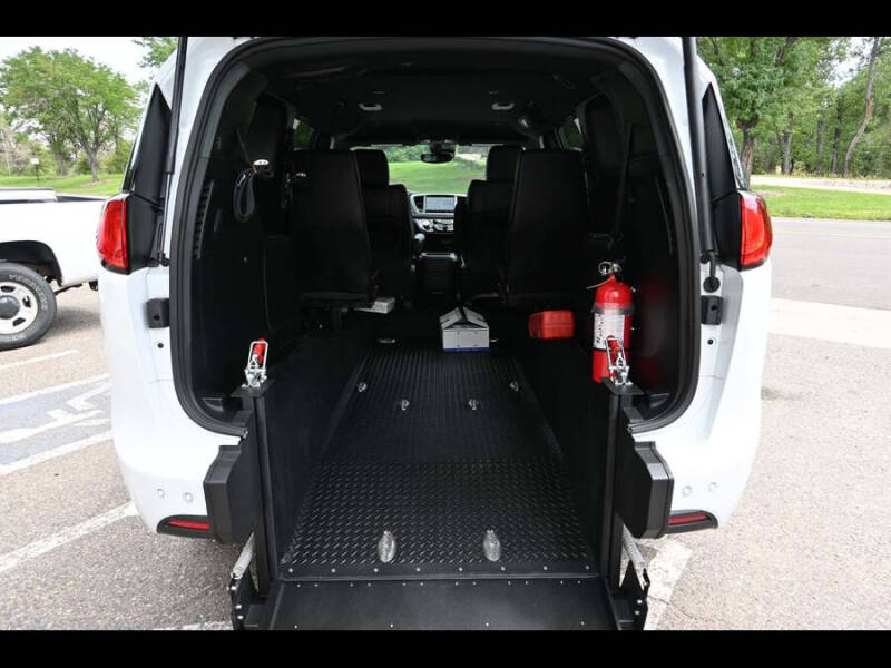 2025 Chrysler Voyager LX