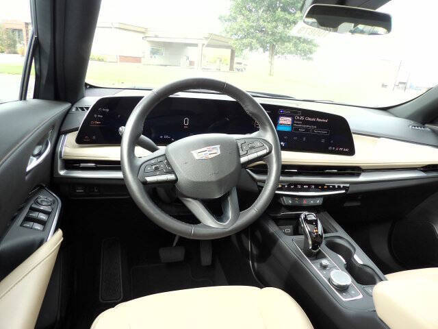 2024 Cadillac XT4 Premium Luxury