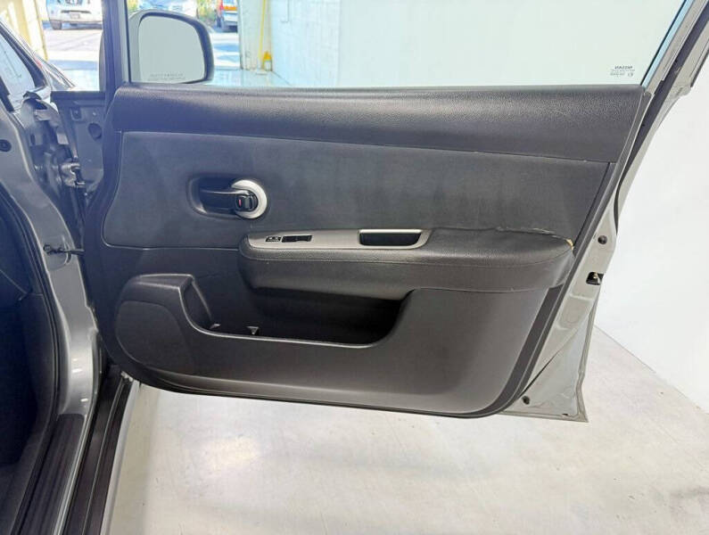 2009 Nissan Versa 1.8 S