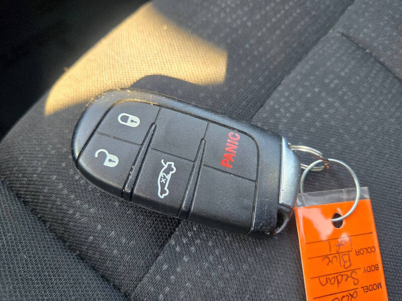 2017 Chrysler 200 LX