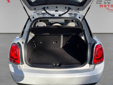 2016 MINI Hardtop 4 Door Cooper