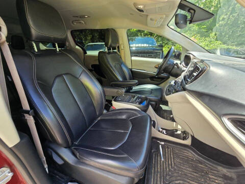 2020 Chrysler Voyager LXi