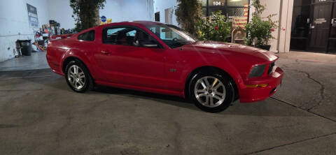 2005 Ford Mustang GT Deluxe
