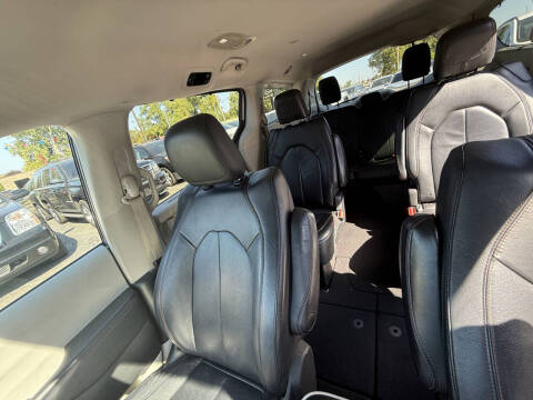 2020 Chrysler Pacifica Touring L