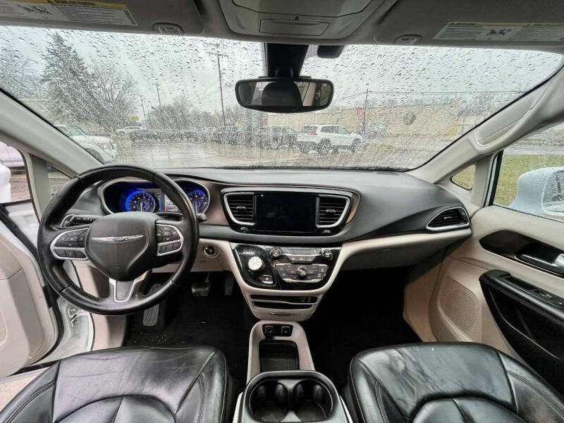 2017 Chrysler Pacifica Touring Plus