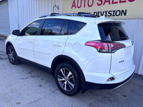 2017 Toyota RAV4 XLE