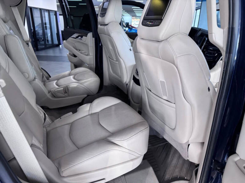 2019 Cadillac Escalade Luxury