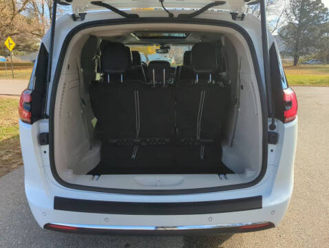 2023 Chrysler Pacifica Plug-In Hybrid Limited