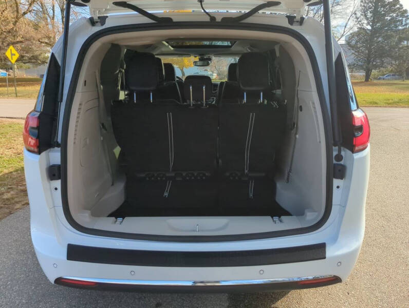 2023 Chrysler Pacifica Plug-In Hybrid Limited