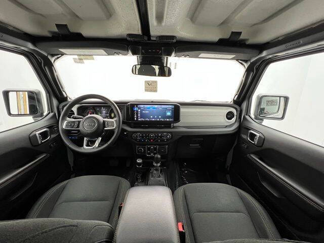 2024 Jeep Wrangler Sahara 4xe