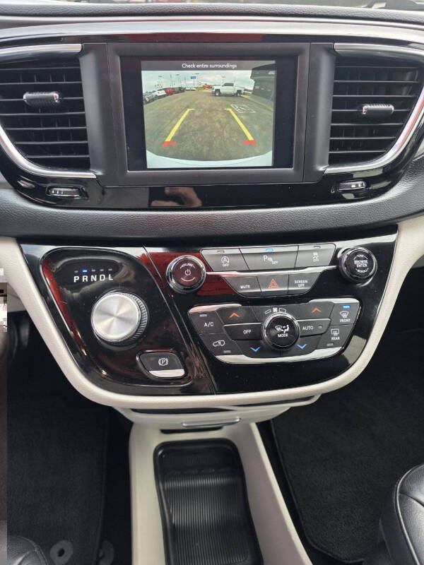 2020 Chrysler Pacifica Touring L