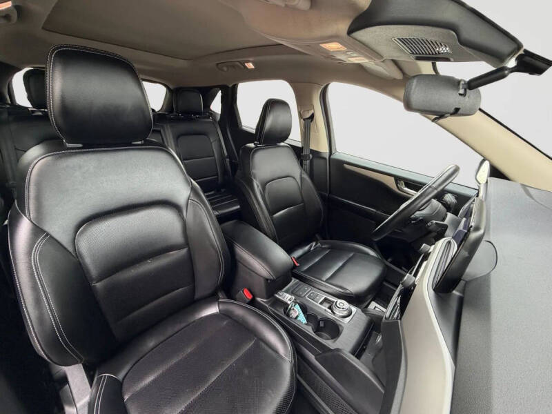 2020 Ford Escape SEL