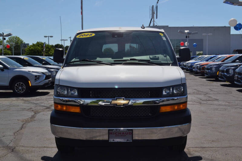 2025 Chevrolet Express LT 3500