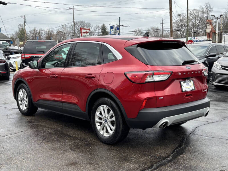 2020 Ford Escape SE