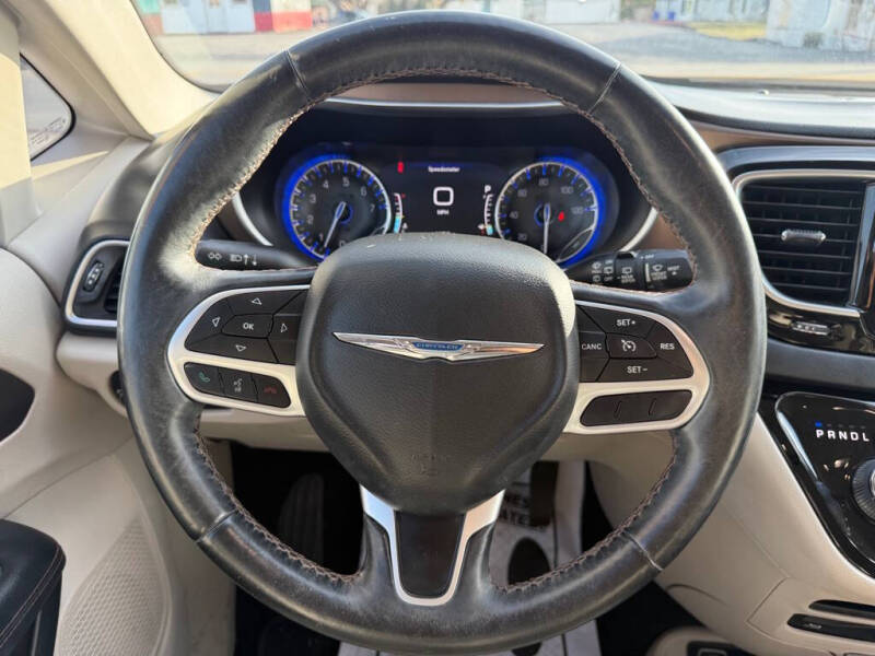 2017 Chrysler Pacifica Touring-L Plus