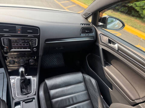 2015 Volkswagen Golf R 4Motion