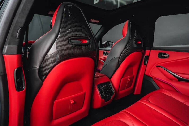 2021 Aston Martin DBX