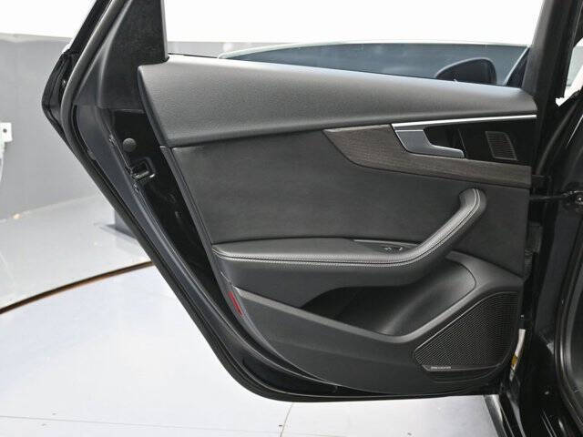 2022 Audi A4 quattro S line Prem Plus 45 TFSI