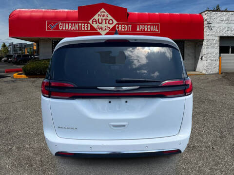 2023 Chrysler Pacifica Touring L