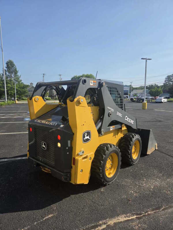 2019 John  Deere 318G
