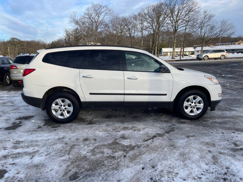 2011 Chevrolet Traverse LS