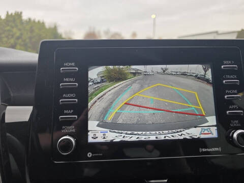 2022 Toyota Camry Hybrid SE