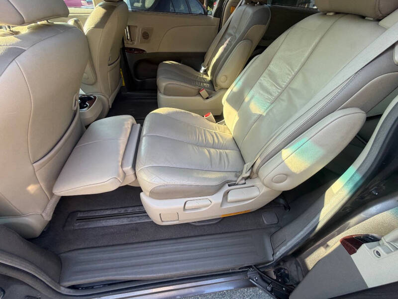 2011 Toyota Sienna Limited 7-Passenger