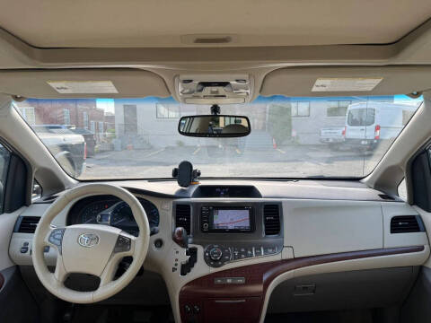 2013 Toyota Sienna