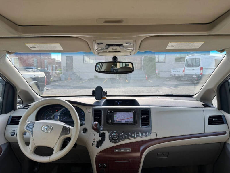2013 Toyota Sienna