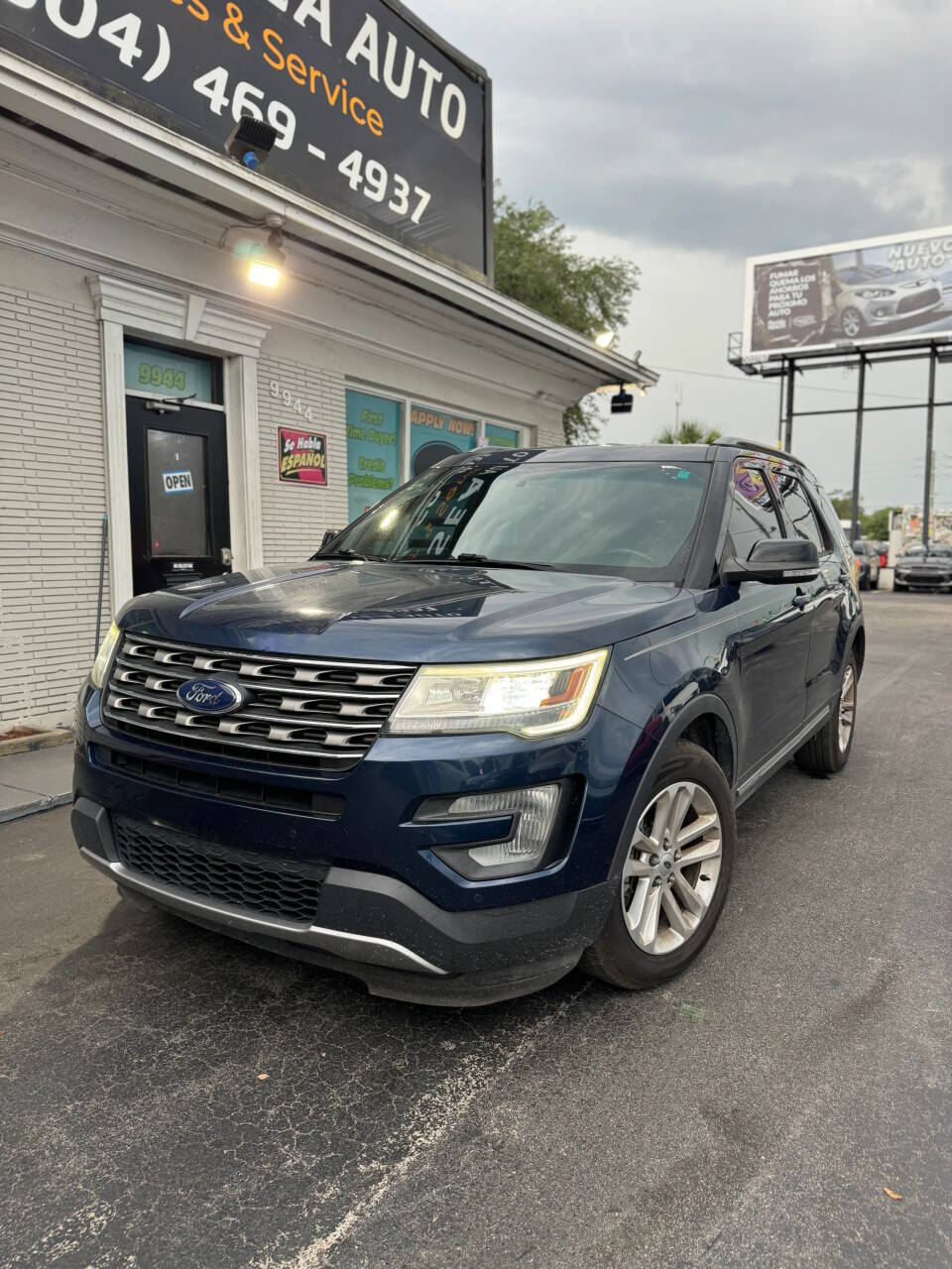 Blue 2017 Ford Explorer XLT XLT 4dr SUV 1