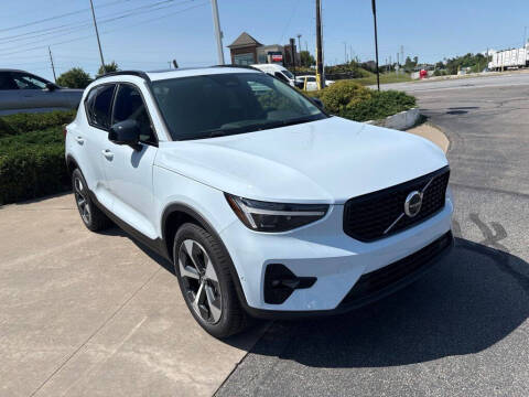 2026 Volvo XC40 B5 Plus