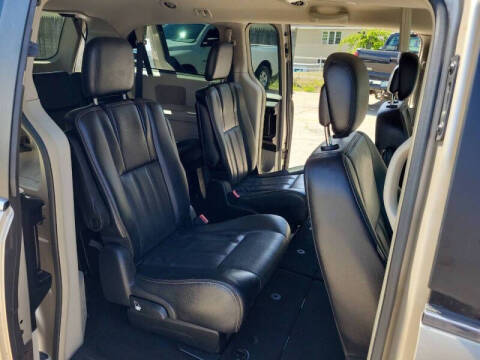 2014 Chrysler Town and Country Touring