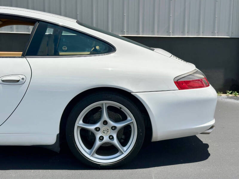 2004 Porsche 911 Carrera