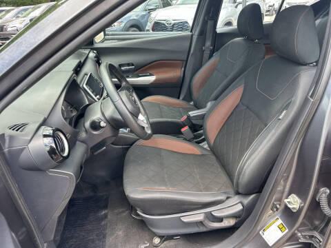 2020 Nissan Kicks SR