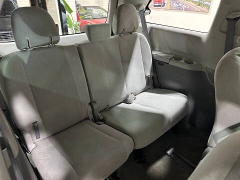 2012 Toyota Sienna