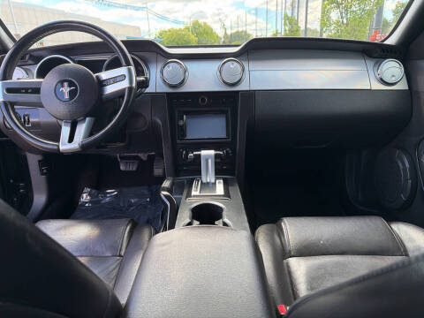 2007 Ford Mustang V6 Deluxe