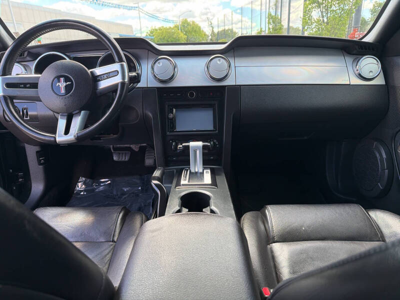 2007 Ford Mustang V6 Deluxe