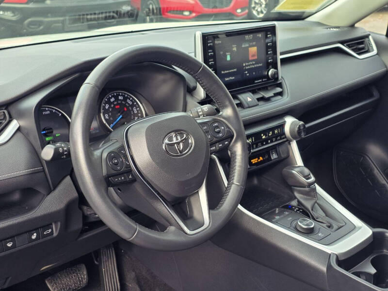 2021 Toyota RAV4 Hybrid XLE