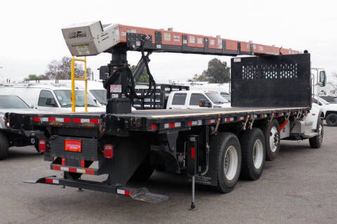 2020 Peterbilt 348