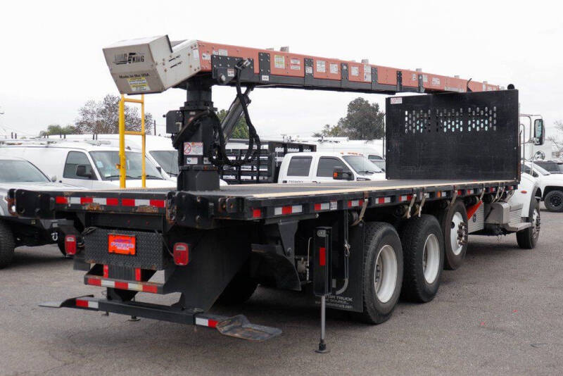 2020 Peterbilt 348