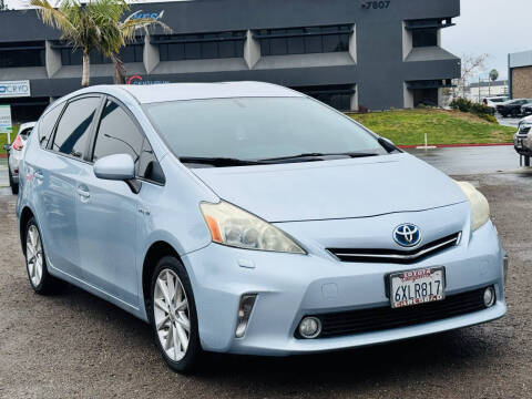 2012 Toyota Prius v Five
