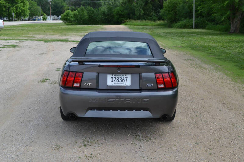2003 Ford Mustang GT Deluxe