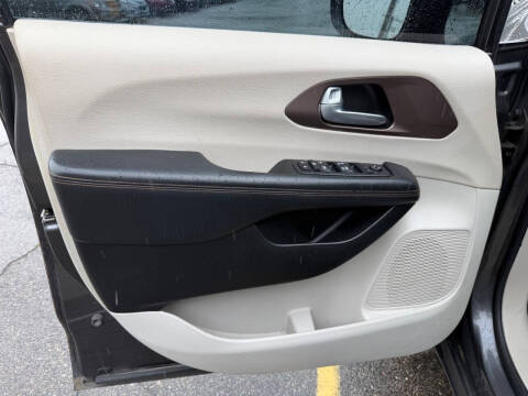 2017 Chrysler Pacifica Touring