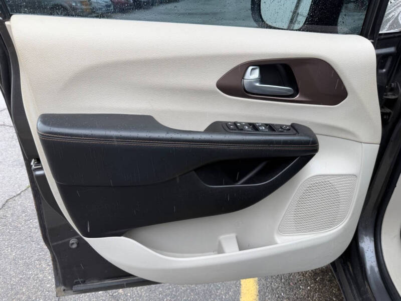 2017 Chrysler Pacifica Touring
